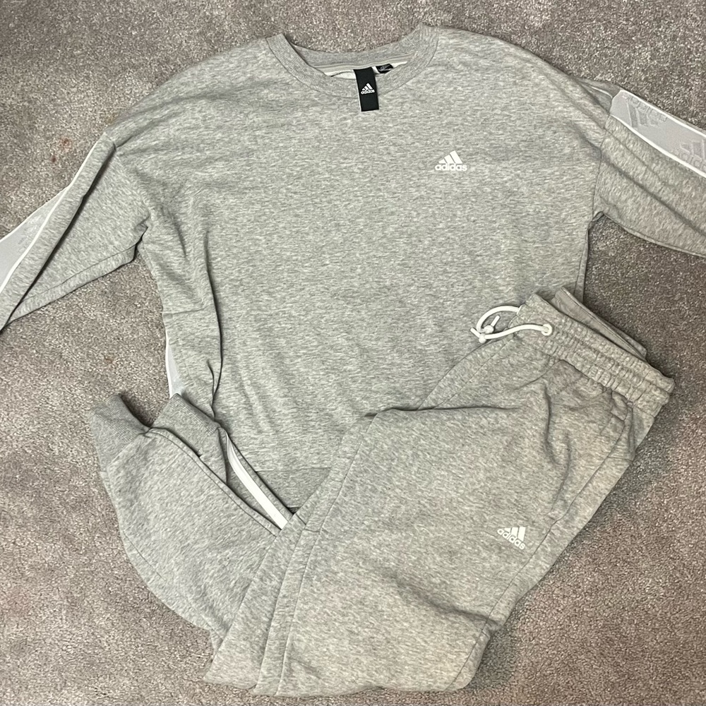 Adidas - Sweatsuit!